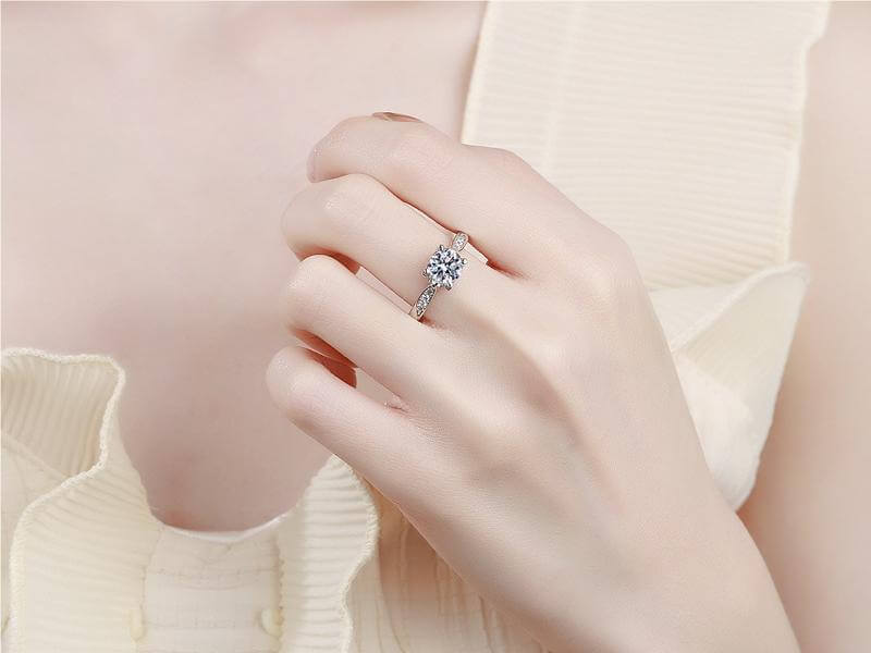 The Allure of Moissanite Rings: A Timeless Valentine's Day Gift